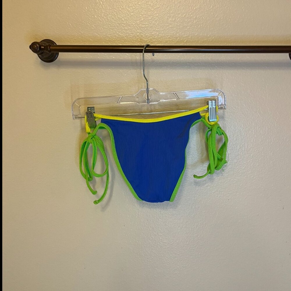 One One Colorblock bikini - Picture 3 of 5
